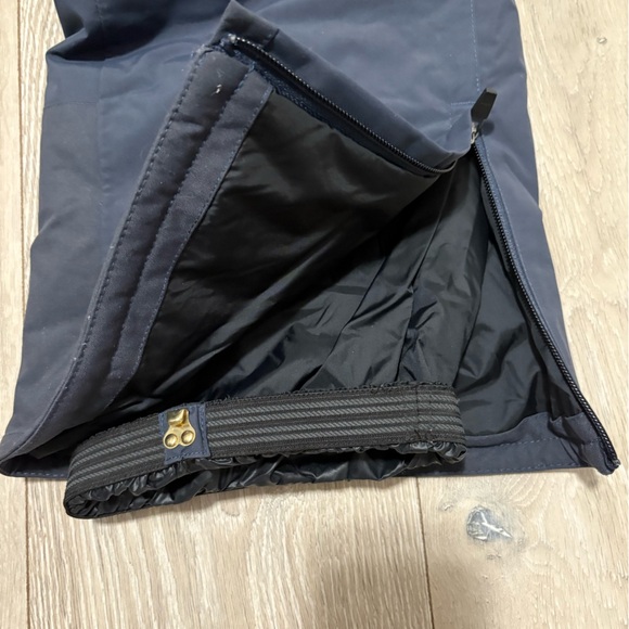 L.L. Bean Women's Wildcat Waterproof Insulated Snow Pants - Large Petite in Navy - Picture 4 of 7